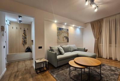 Apartament cu 2 camere semidecomandat, mobilat în Universitate