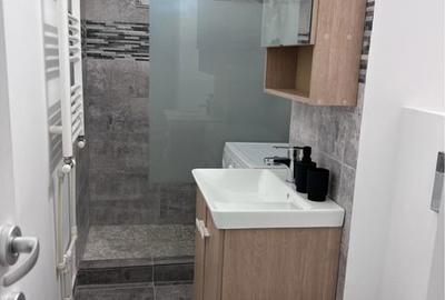 Apartament cu 3 camere decomandat în Central - 1