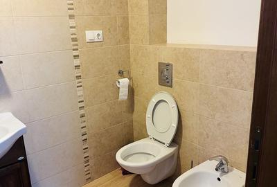 Apartament cu 2 camere decomandat în Tractorul - 1