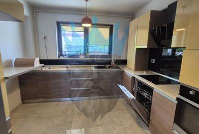 Casă individuală cu 4 camere cu Canalizare în Apărătorii Patriei - 7