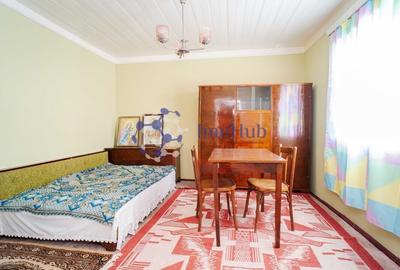 Teren de 2200 mp si casa in sat Voinesti, langa biserica - 12