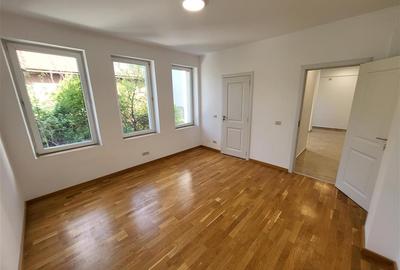 Apartament cu 4 camere decomandat în Sisești - 7