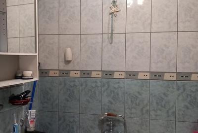 Apartament cu 3 camere decomandat în Uiești