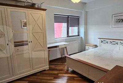 Apartament cu 4 camere semidecomandat, mobilat în Central - 1