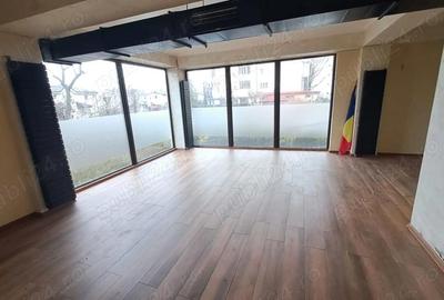 Spațiu comercial, de 120 mp, în Central - 6