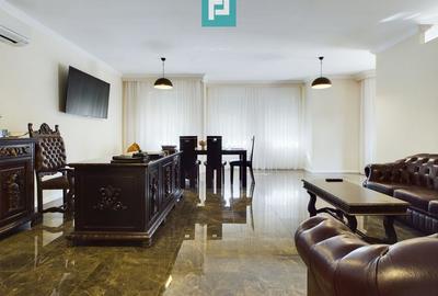 Spațiu comercial, de 90 mp, în Central