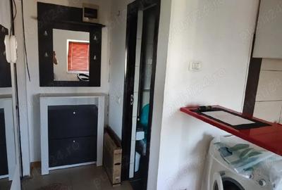 Garsonieră decomandată în Poarta 6 - 5