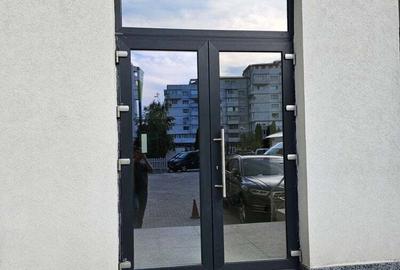 Spațiu comercial, de 500 mp, în Central - 8