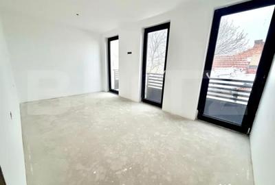 Apartament cu 3 camere decomandat în Cetate - 2