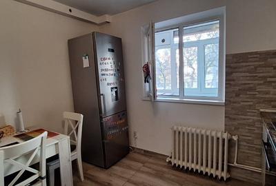 Apartament cu 3 camere semidecomandat, mobilat în Titan - 14