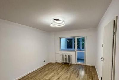Apartament cu 2 camere decomandat în Teiul Doamnei