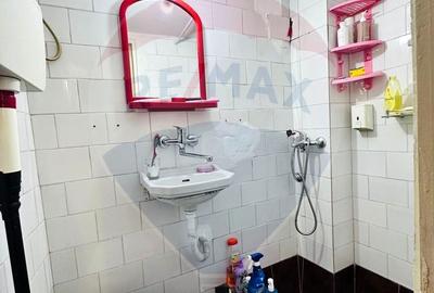 Casă cu 4 camere cu Teren 178 Mp în 13 Septembrie - 18