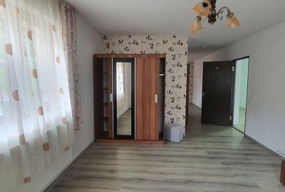 Casă cu 10 camere cu Teren 958 Mp în Central - 3