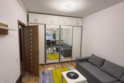 Apartament cu 2 camere decomandat, mobilat în Central