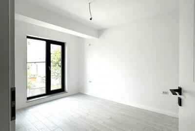 Casa individuala cu 4 camere. STB la 2 min. Comision 0 - 9