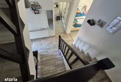 Casă cu 4 camere cu Teren 380 Mp în Miroslava - 1