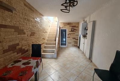 Casă cu 3 camere cu Teren 80 Mp în Brătianu - 1