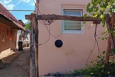 Vand casa i Com.Godinesti - 2