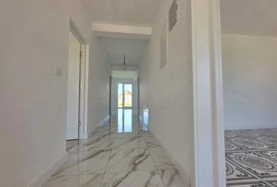 Casă cu 4 camere cu Teren 609 Mp în Central - 2
