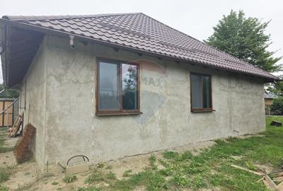 Casa cu livada si teren generos - Girov - 36