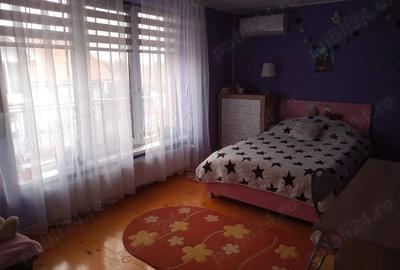 Casă cu 4 camere în Central - 1