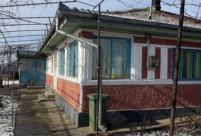 Casă cu 3 camere în Central - 1