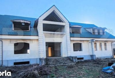 Casă cu Teren 2350 Mp în Central