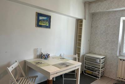 Apartament cu 4 camere decomandat în Tei - 6