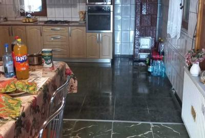 Casă cu 4 camere în Moțăieni - 3