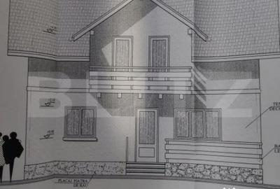 Casă cu 4 camere cu Teren 500 Mp în Central