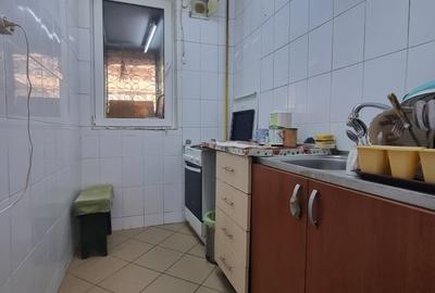 Apartament cu 4 camere semidecomandat în Ferentari - 2