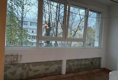 Ozana,Buhusi,Metrou 1 Decembrie 1918,et.2/4,DECOMANDAT,parcare,centrala,Liber - 4