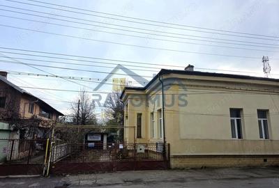 Casă cu 2 camere cu Teren 200 Mp în Central - 1