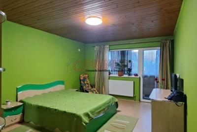 Casă cu 4 camere cu Teren 282 Mp în Apărătorii Patriei - 2