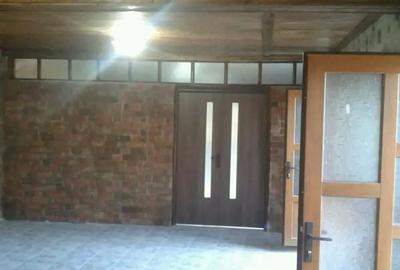 Casă cu 5 camere cu Teren 250 Mp în Sănătești - 1