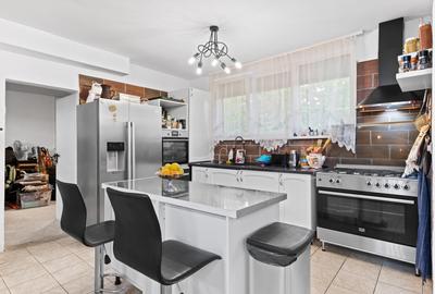 Snagov - str Zorelelor | vila 5 camere - acces lac - gradina privata - 2