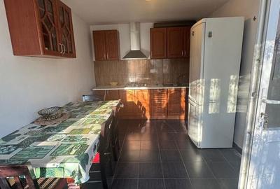 Casă cu 3 camere în Central
