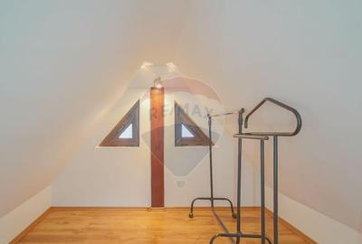 Apartament cu 3 camere decomandat, mobilat în Florilor - 8