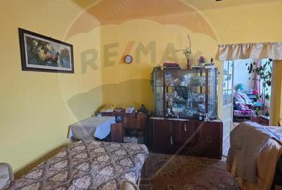 Casă cu 2 camere cu Teren 120 Mp în Central - 3