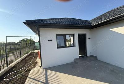 Casă cu 3 camere cu Teren 350 Mp în Găneasa - 1