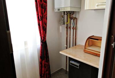 Apartament cu 3 camere decomandat, mobilat în Tractorul - 11