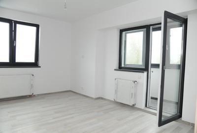 Apartament cu 3 camere decomandat în Apărătorii Patriei