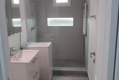 Garsonieră în Titan - 2