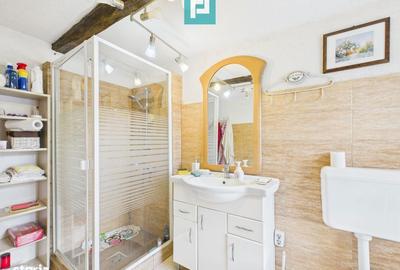 Casă cu 3 camere cu Teren 1260 Mp în Hășmaș - 1