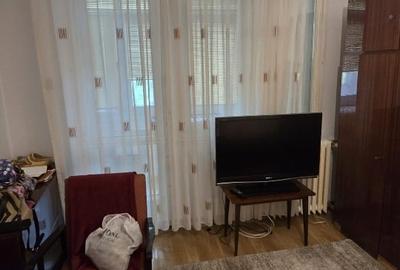 Proprietar vand apartament 3 camere decomandat etaj 1 Rahova str. Garoafei - 2
