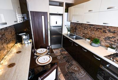 Casă cu 5 camere cu Teren 286 Mp în Central