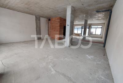 Spatiu comercial open space generos stradal cu vitrine Turnisor Sibiu - 4