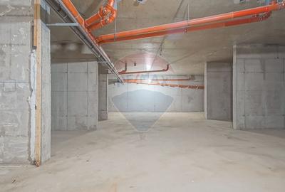 Apartament cu 3 camere semidecomandat, mobilat în Tractorul - 26