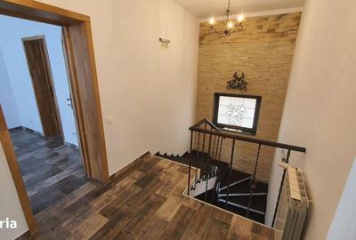 Casă cu 6 camere cu Teren 400 Mp în Central - 4