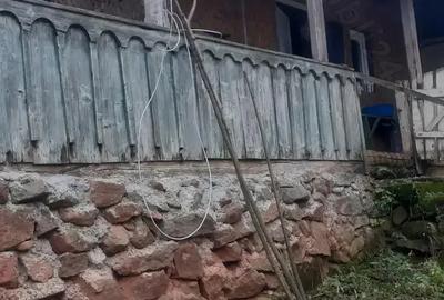 Vand casa ?araneasca din lemn. - 3